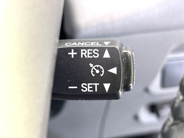 TOYOTA PRIUS ALPHA 2011 Image 31