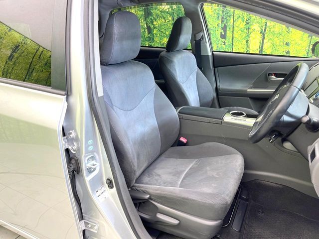 TOYOTA PRIUS ALPHA 2011 Image 31