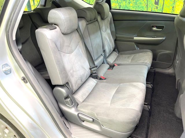 TOYOTA PRIUS ALPHA 2011 Image 31