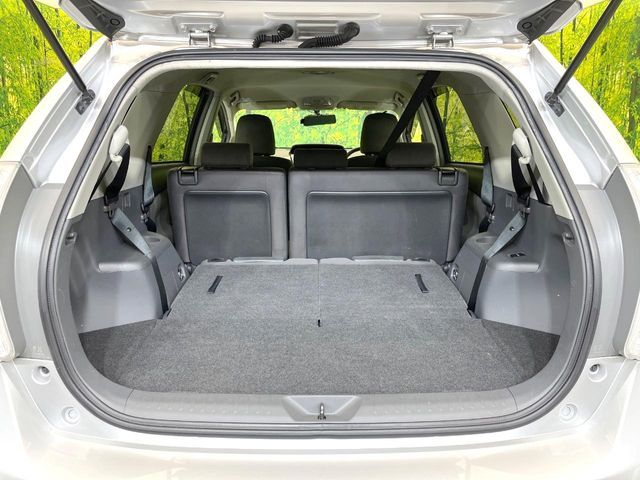 TOYOTA PRIUS ALPHA 2011 Image 31