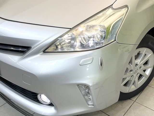 TOYOTA PRIUS ALPHA 2011 Image 31