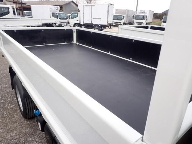 MITSUBISHI CANTER 2025 Image 31