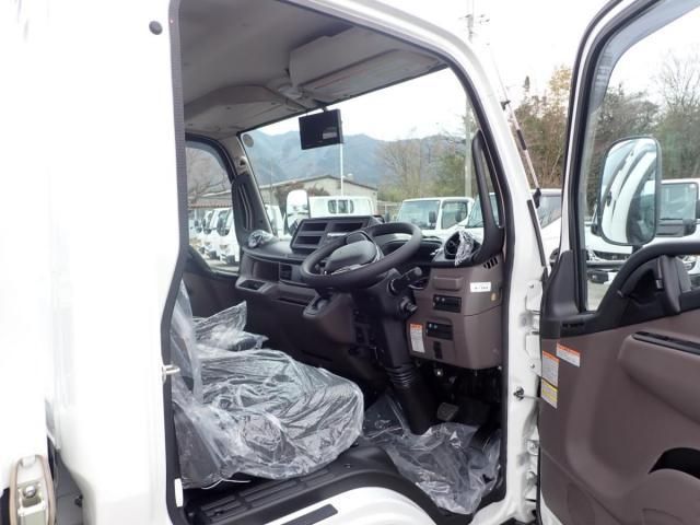 MITSUBISHI CANTER 2025 Image 31