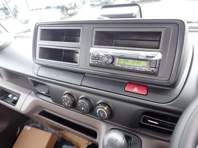 MITSUBISHI CANTER 2025 Image 31