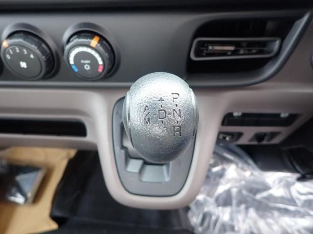 MITSUBISHI CANTER 2025 Image 31