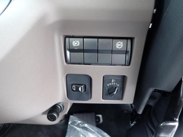 MITSUBISHI CANTER 2025 Image 31