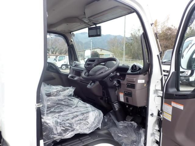 MITSUBISHI CANTER 2025 Image 31