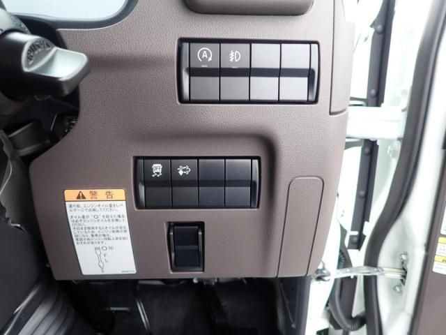 MITSUBISHI CANTER 2025 Image 31