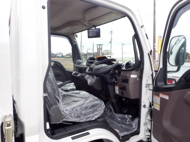 MITSUBISHI CANTER 2025 Image 31