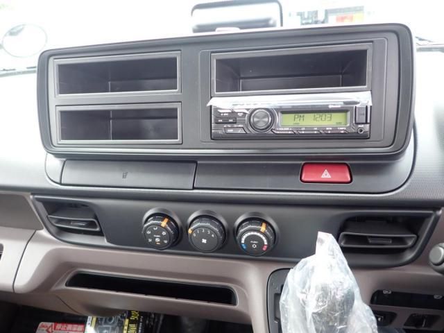 MITSUBISHI CANTER 2025 Image 31