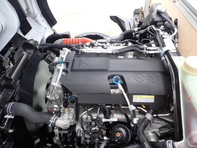 MITSUBISHI CANTER 2025 Image 31