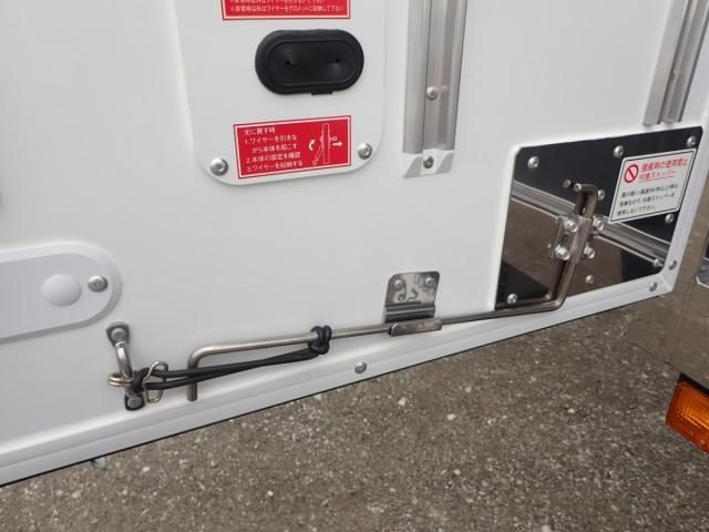 MITSUBISHI CANTER 2025 Image 31