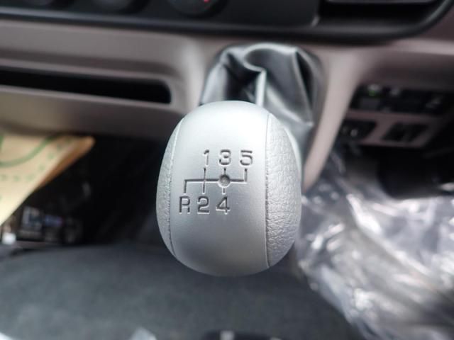 MITSUBISHI CANTER 2025 Image 31