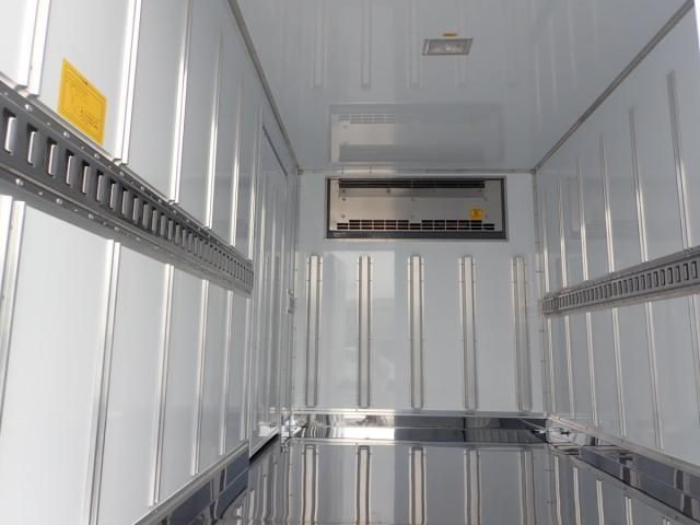 MITSUBISHI CANTER 2025 Image 31