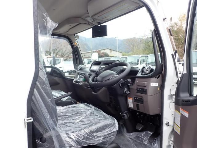 MITSUBISHI CANTER 2025 Image 31
