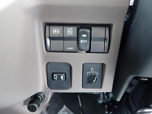 MITSUBISHI CANTER 2025 Image 31