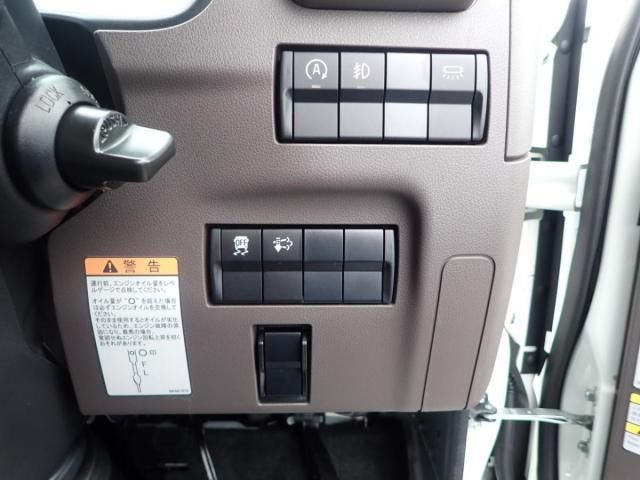 MITSUBISHI CANTER 2025 Image 31