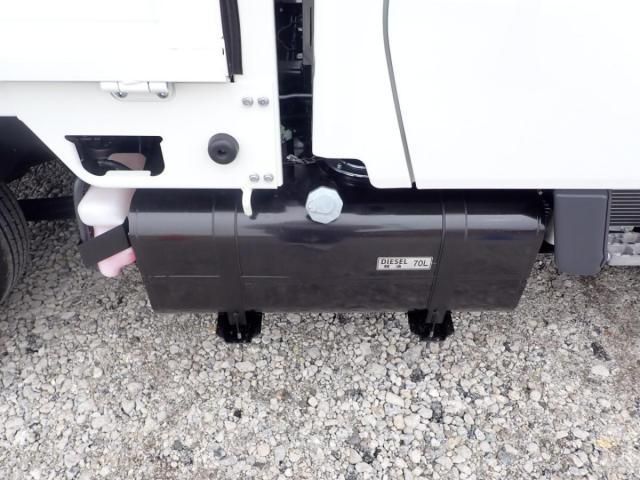 MITSUBISHI CANTER 2025 Image 31