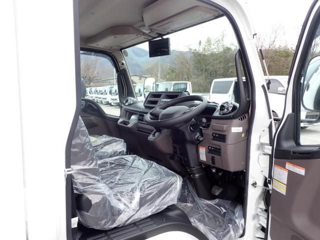 MITSUBISHI CANTER 2025 Image 31