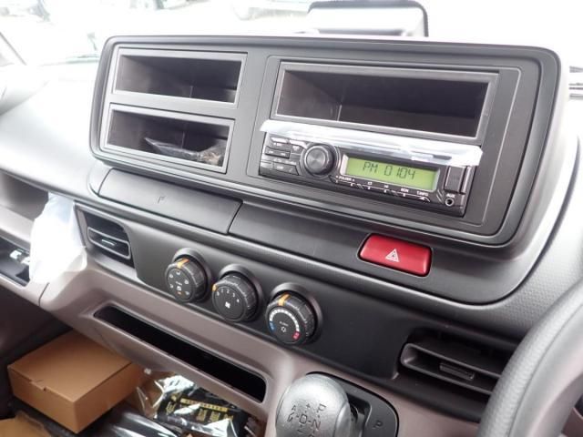 MITSUBISHI CANTER 2025 Image 31