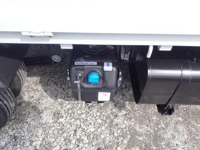 MITSUBISHI CANTER 2025 Image 31