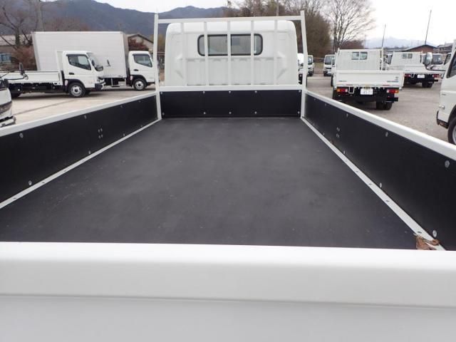 MITSUBISHI CANTER 2025 Image 31