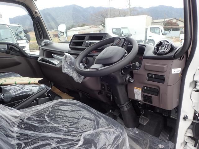 MITSUBISHI CANTER 2025 Image 31