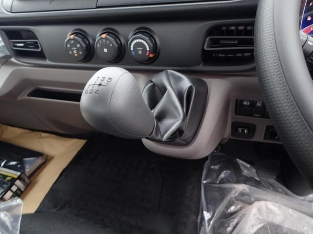 MITSUBISHI CANTER 2025 Image 31