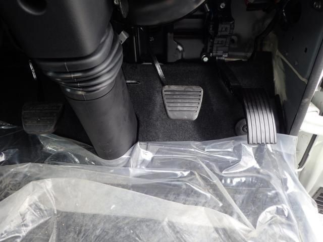 MITSUBISHI CANTER 2025 Image 31