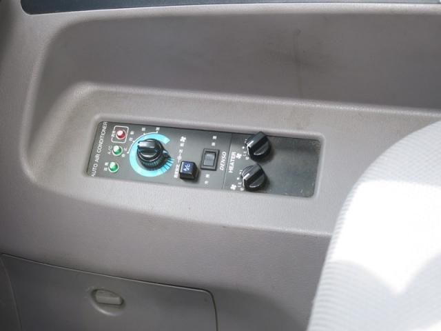 ISUZU GALA MIO 2015 Image 31