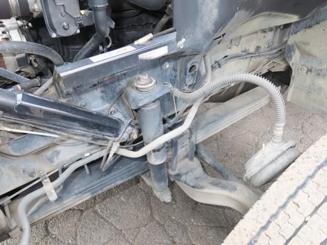 NISSAN DIESEL QUON 2012 Image 31