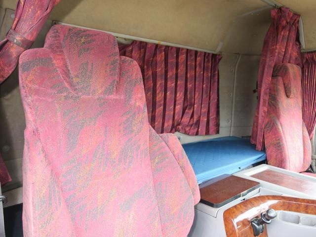 NISSAN DIESEL QUON 2012 Image 31