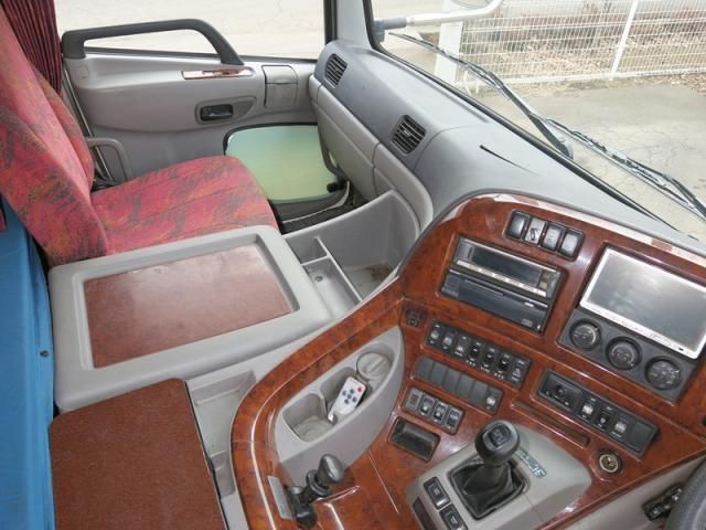 NISSAN DIESEL QUON 2012 Image 31