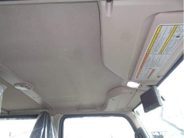 MITSUBISHI CANTER 2025 Image 31