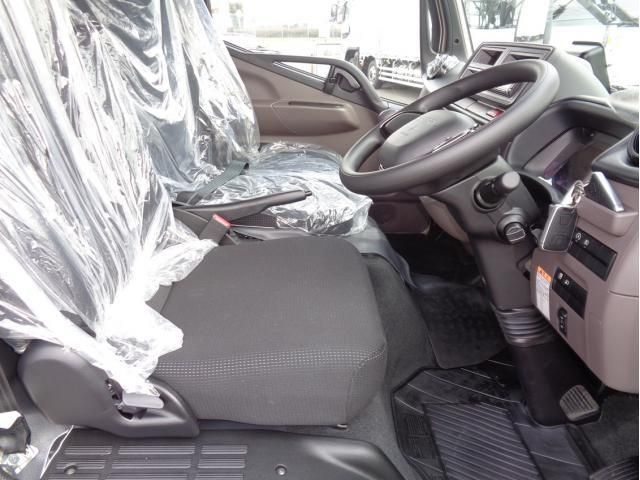 MITSUBISHI CANTER 2025 Image 31