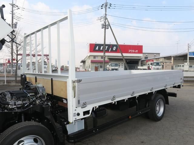 MITSUBISHI CANTER 2026 Image 31