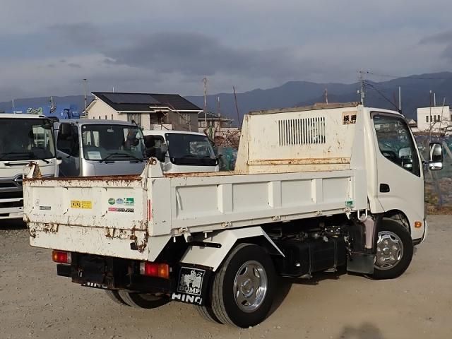 HINO DUTRO 2017 Image 31