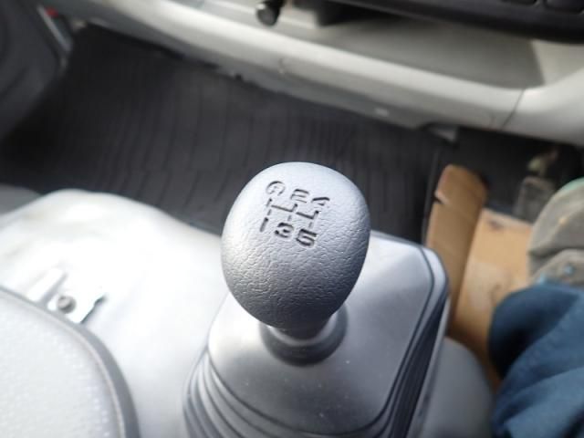 HINO DUTRO 2017 Image 31