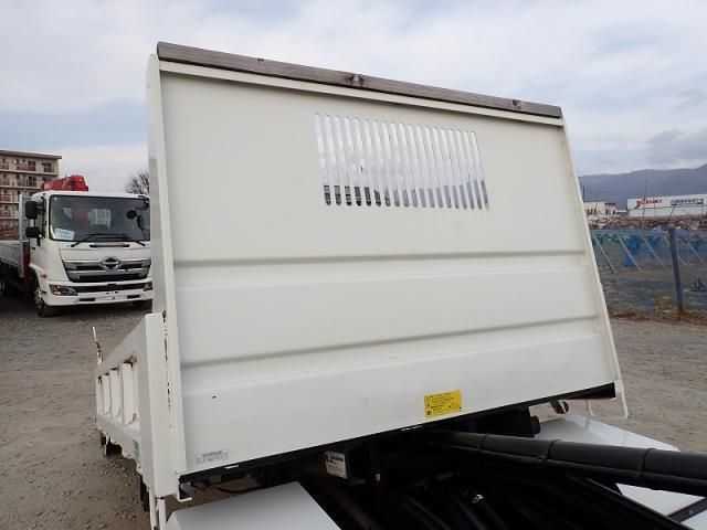 HINO DUTRO 2017 Image 31