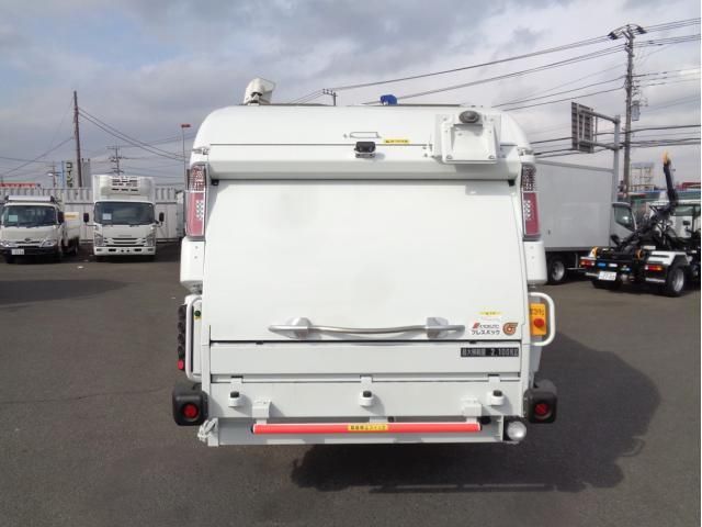 MITSUBISHI CANTER 2025 Image 31