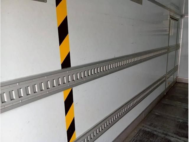 HINO DUTRO 2017 Image 31