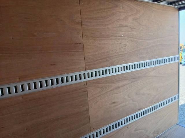 ISUZU ELF 2019 Image 31