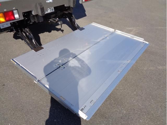 MITSUBISHI FUSOU FIGHTER 2025 Image 31