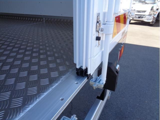 MITSUBISHI FUSOU FIGHTER 2025 Image 31