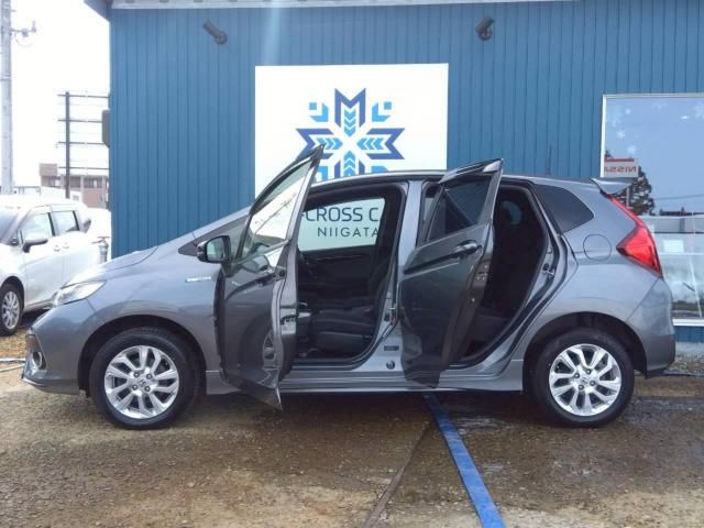 HONDA FIT HYBRID 4WD 2019 Image 31