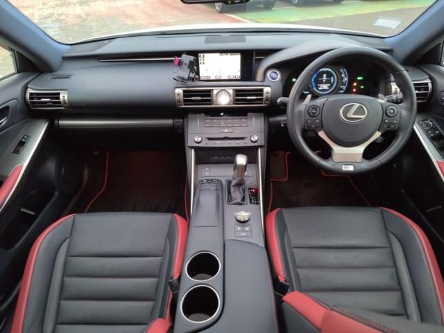 TOYOTA LEXUS IS300H 2015 Image 31