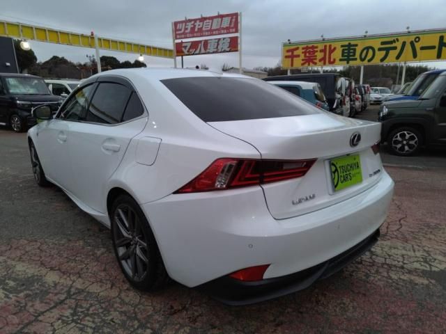 TOYOTA LEXUS IS300H 2015 Image 31