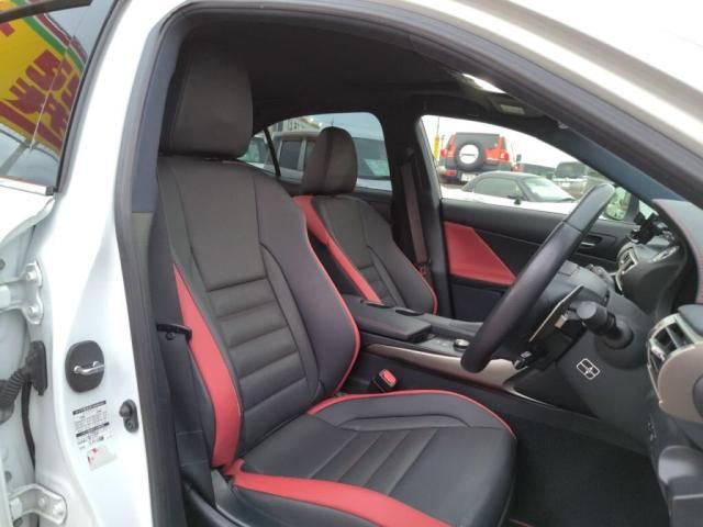 TOYOTA LEXUS IS300H 2015 Image 31