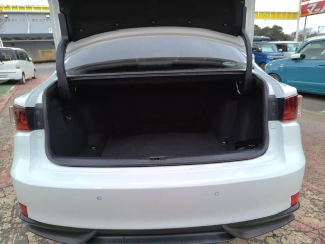 TOYOTA LEXUS IS300H 2015 Image 31