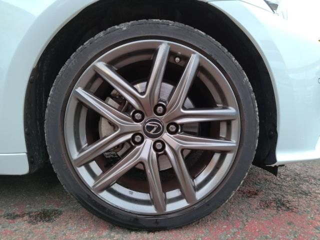 TOYOTA LEXUS IS300H 2015 Image 31